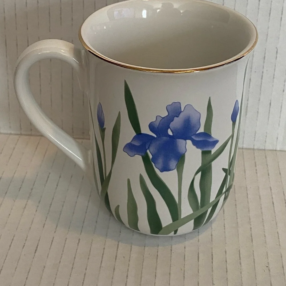 VTG Otagiri Japan ceramic Mug grey cat floral iris gold rim 10 ozs - Picture 2 of 8